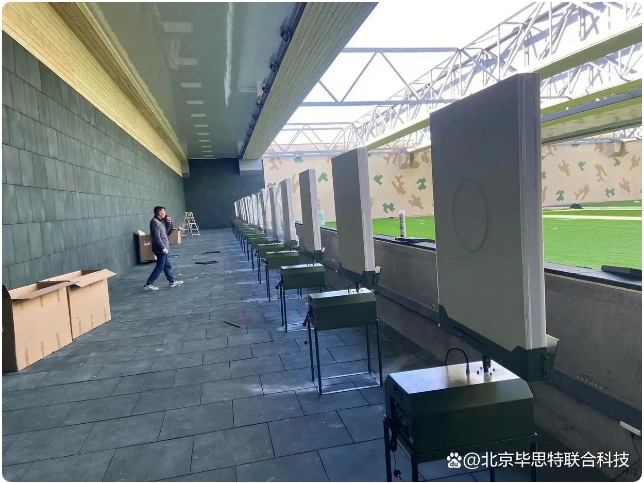 實(shí)景射擊方艙建設(shè)模擬射擊訓(xùn)練系統(tǒng)及配套設(shè)施2.png